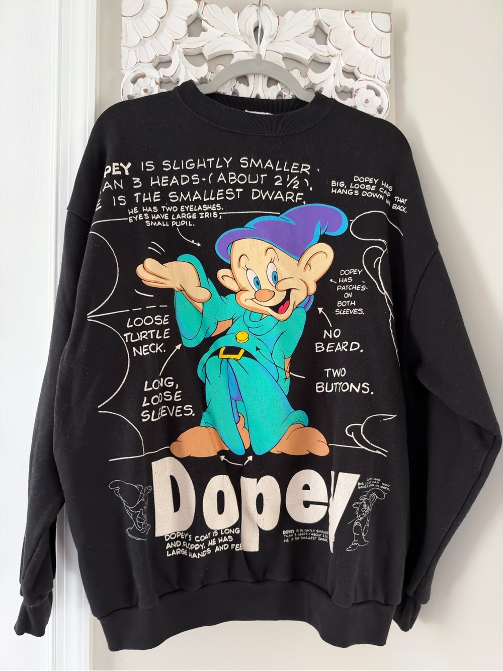 Disney Snow White Retro Vintage 90s Graphic Sweatshirt O/S